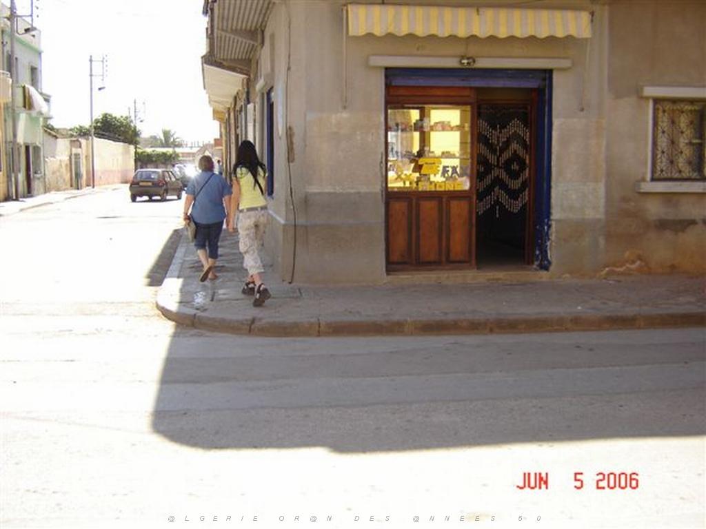 06 2006 ORAN CHOUPOT RUE PRESIDENT DESCHANEL MAGASIN SANCHEZ INCHANGE.jpg